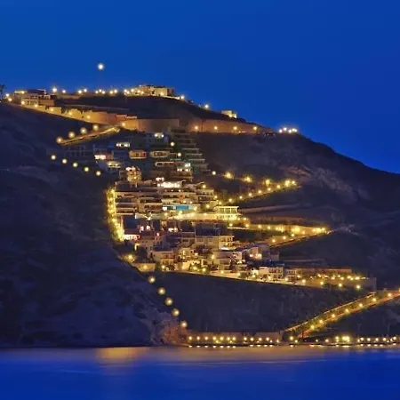 Manos Villa *